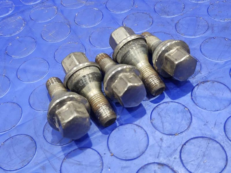 2020 Jeep Renegade Lug Nuts