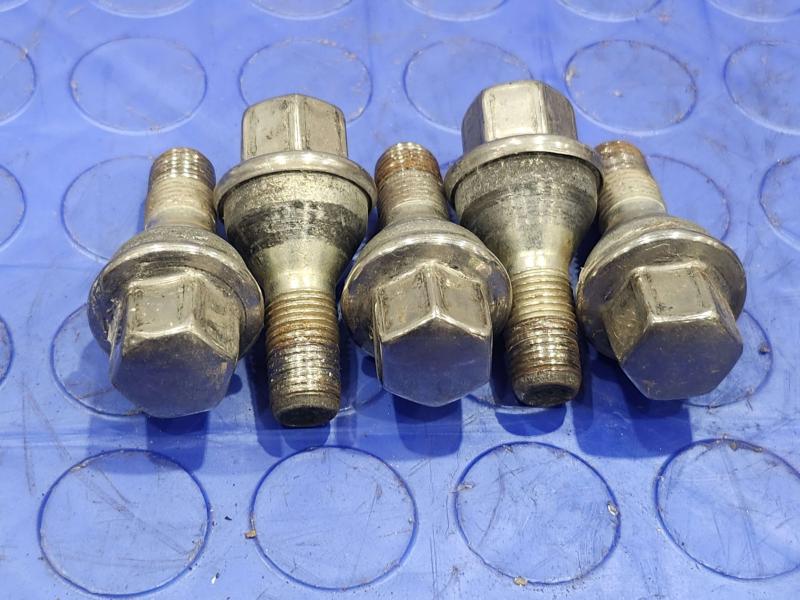 2020 Jeep Renegade Lug Nuts