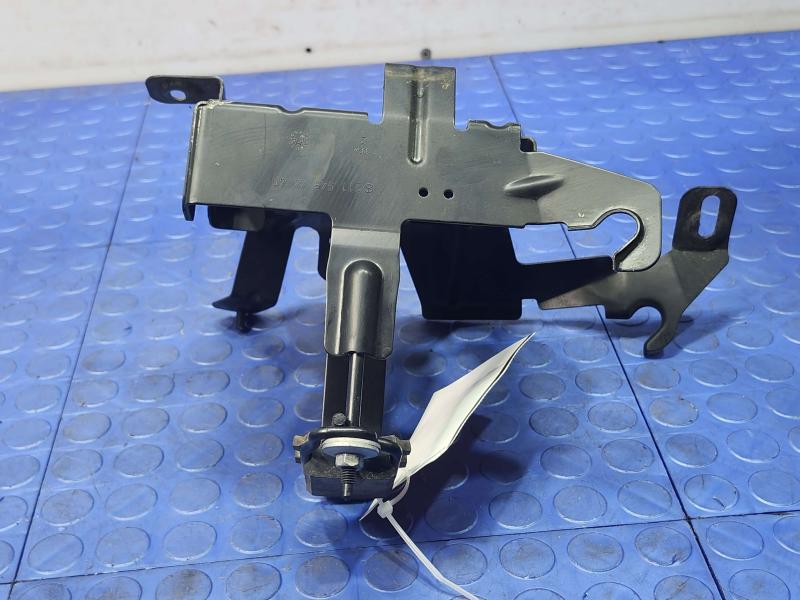 2006 Mercedes CLS-Class Battery Tray
