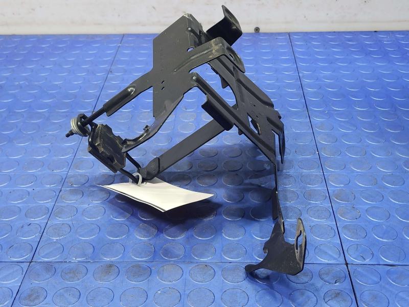 2006 Mercedes CLS-Class Battery Tray