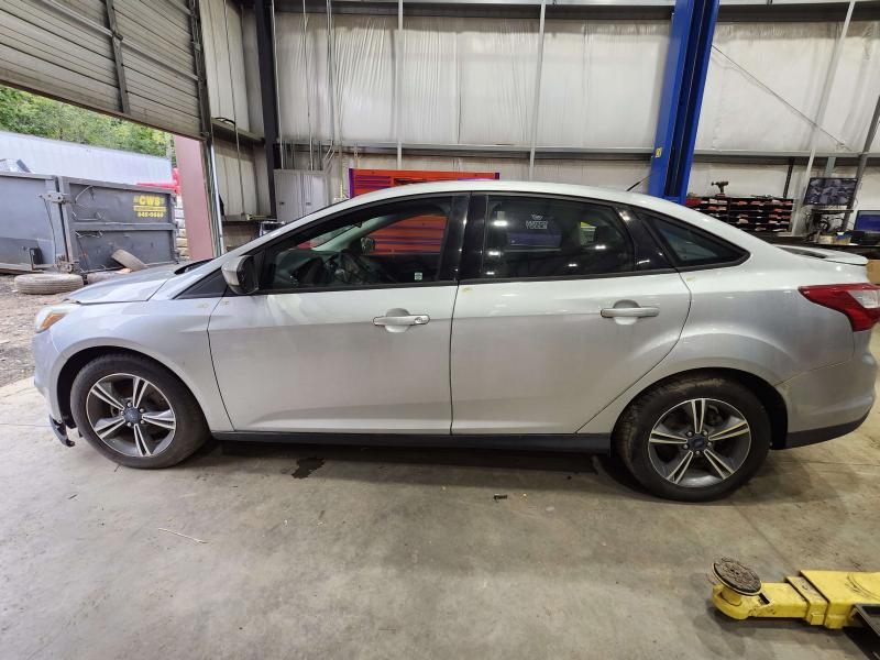 2012 Ford Focus Center Pillar
