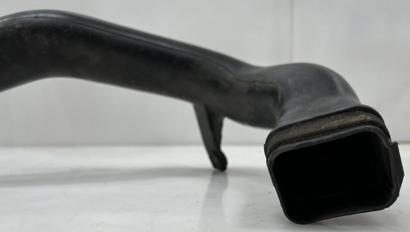 2008 - 2013 Toyota Highlander 3.5L Air Cleaner Inlet Lower OEM 177510P120
