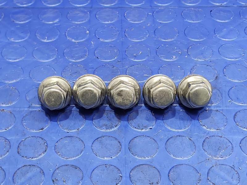 2018 Toyota Highlander Lug Nuts