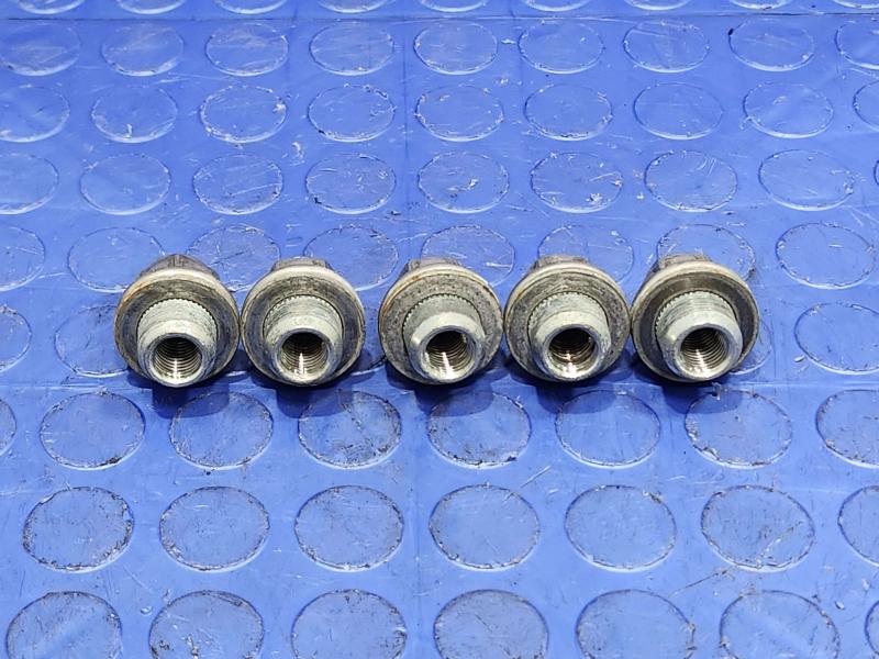 2018 Toyota Highlander Lug Nuts