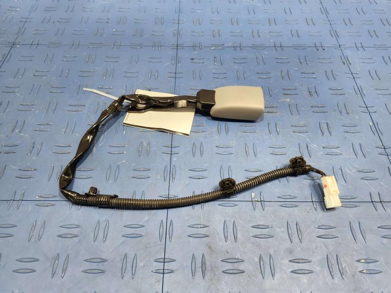 2013 Toyota Camry Front Seat Belt