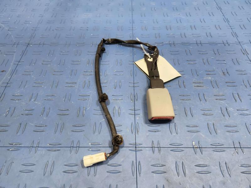 2013 Toyota Camry Front Seat Belt