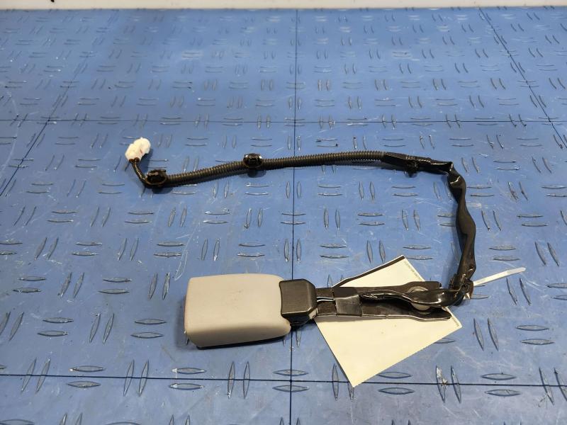 2013 Toyota Camry Front Seat Belt