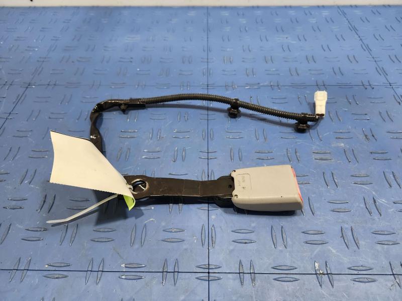 2013 Toyota Camry Front Seat Belt