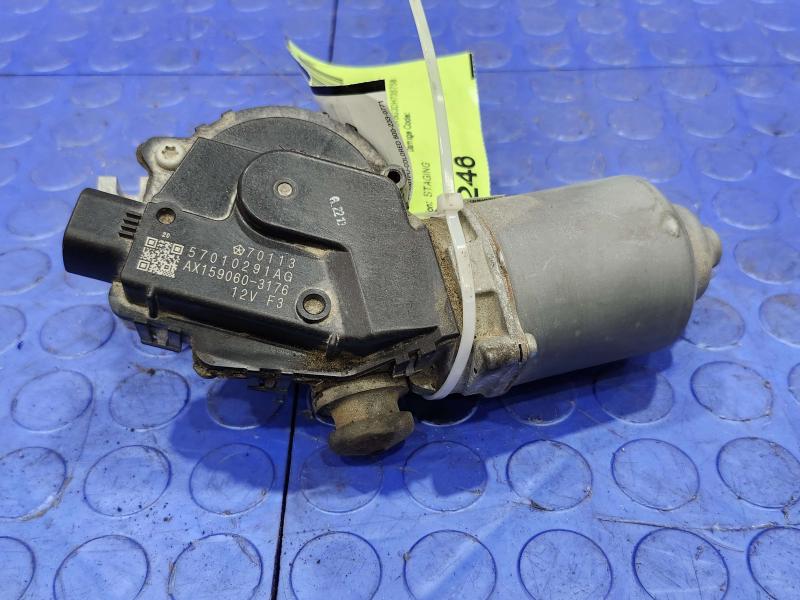 2013 Chrysler 300 Wiper Motor Front