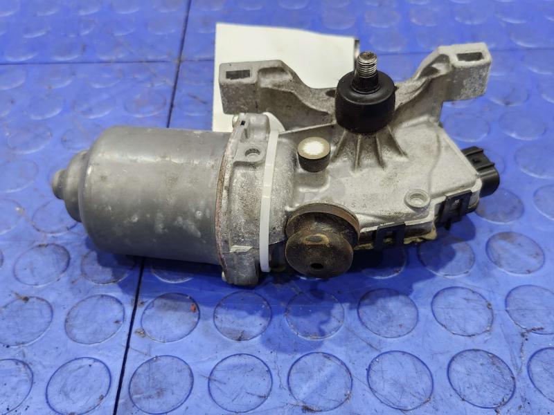 2013 Chrysler 300 Wiper Motor Front