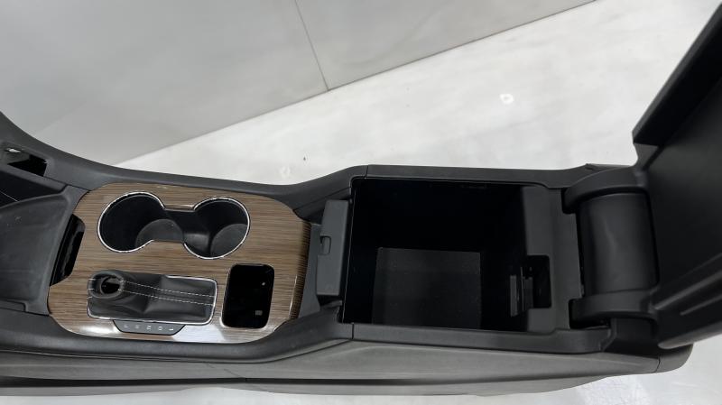 2019 GMC Acadia Center Console Floor Console Assembly - Black Leather OEM 84441606