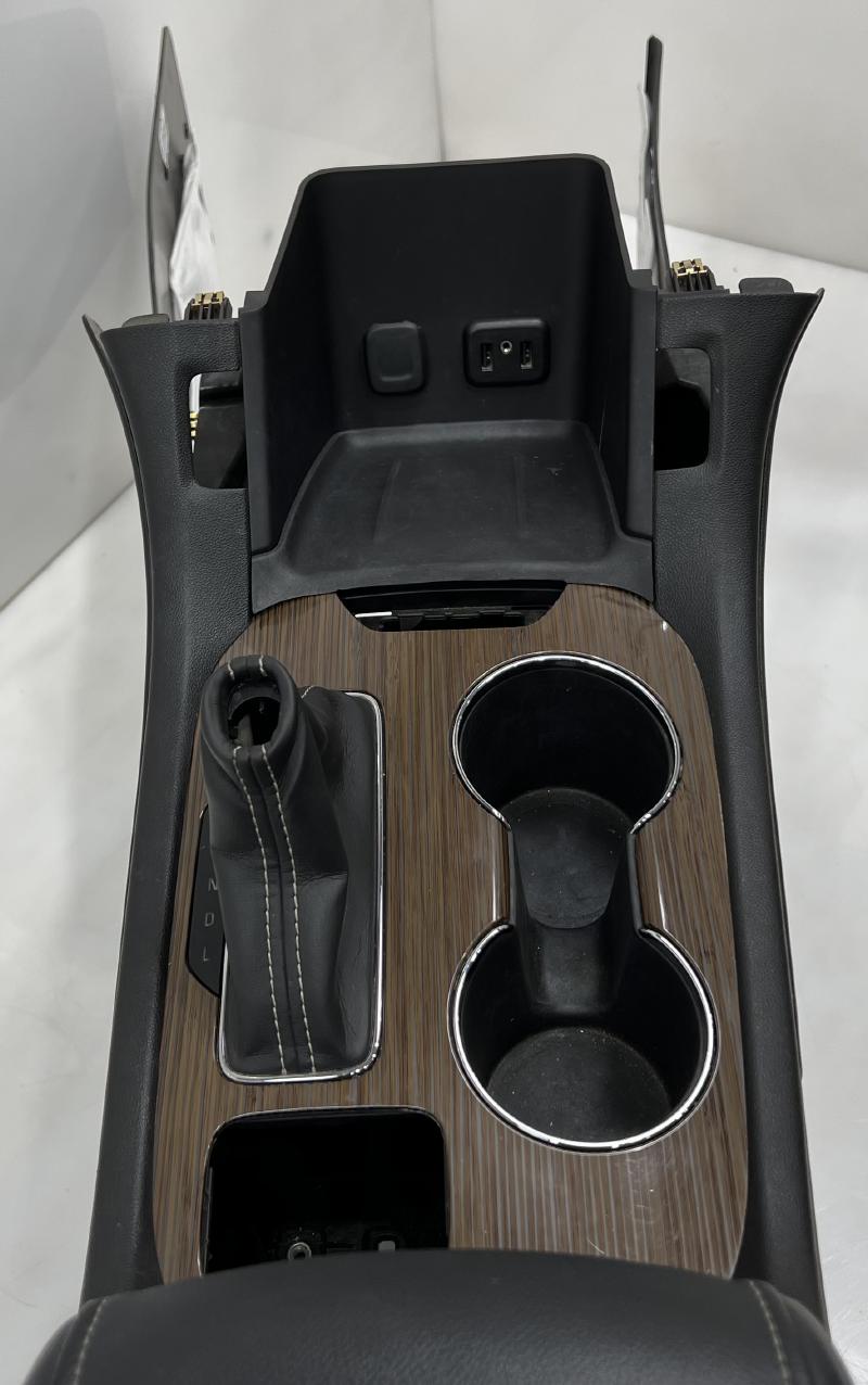 2019 GMC Acadia Center Console Floor Console Assembly - Black Leather OEM 84441606