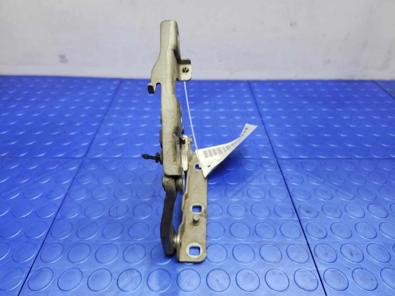 2006 Mercedes S-Class Hood Hinge