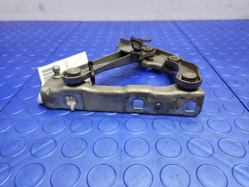 2006 Mercedes S-Class Hood Hinge