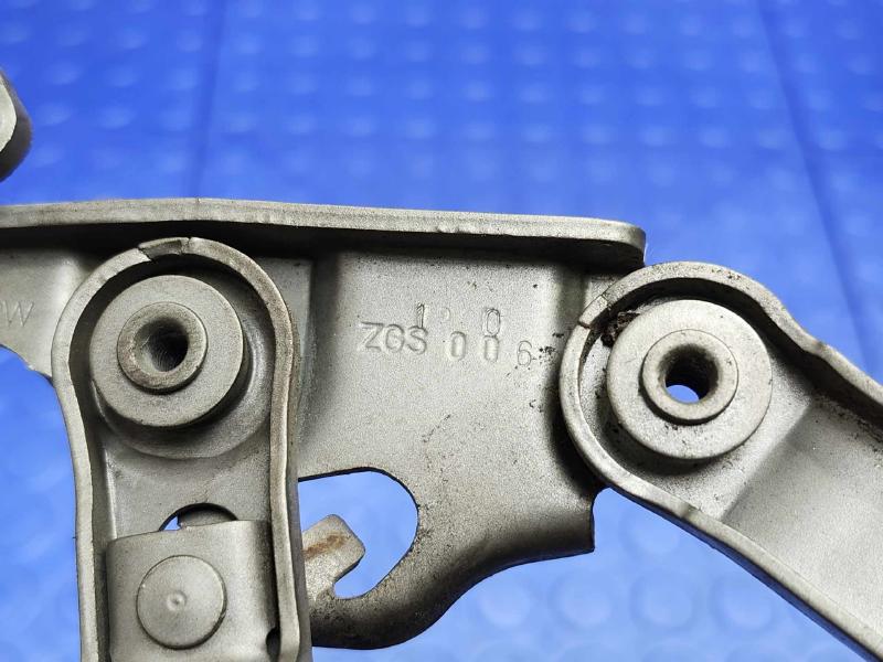 2006 Mercedes S-Class Hood Hinge