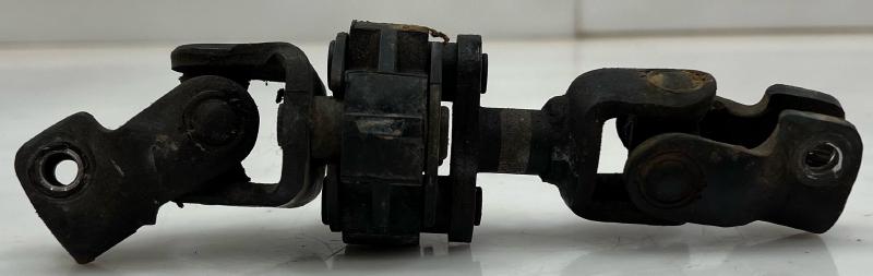 2002 - 2007 Subaru WRX Steering Shaft Universal Joint OEM 34170FE020