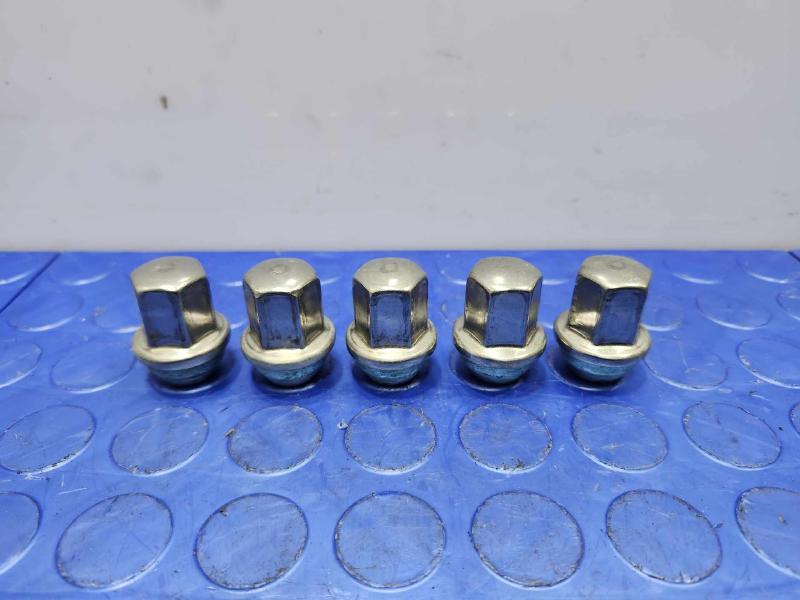 2023 Chevrolet Bolt EUV Lug Nuts