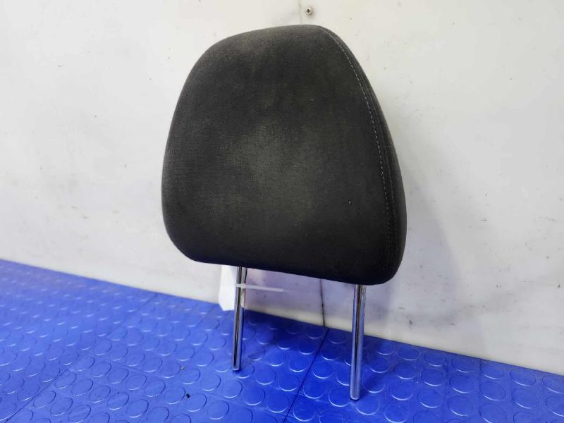 2015 Nissan Rogue Headrest