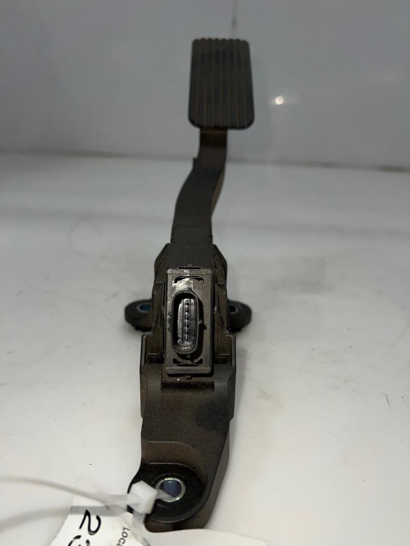 2016 - 2020 Hyundai Elantra Sedan Accelerator Pedal Assembly OEM 32700-F2100