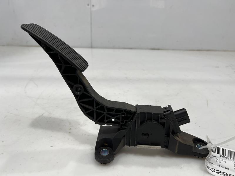 2016 - 2020 Hyundai Elantra Sedan Accelerator Pedal Assembly OEM 32700-F2100