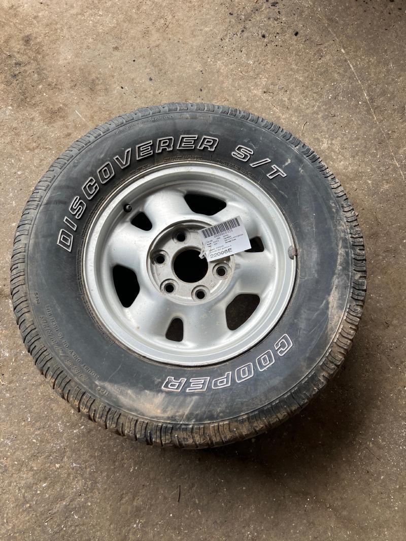 2000 GMC Sierra 1500 Wheel