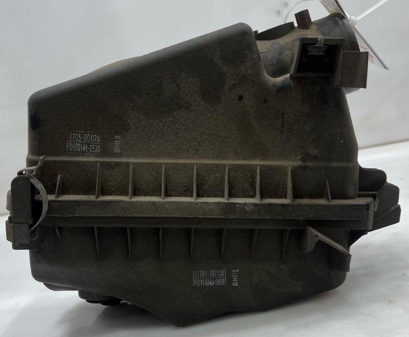 2003 - 2008 Toyota Corolla 1.8L Air Cleaner Box Assembly OEM 177010D050 177050D050