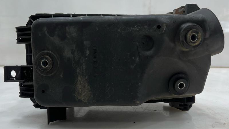 2003 - 2008 Toyota Corolla 1.8L Air Cleaner Box Assembly OEM 177010D050 177050D050