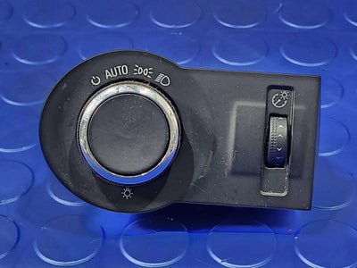 2015 Chevrolet Camaro Headlight Switch (Dash Mtd)