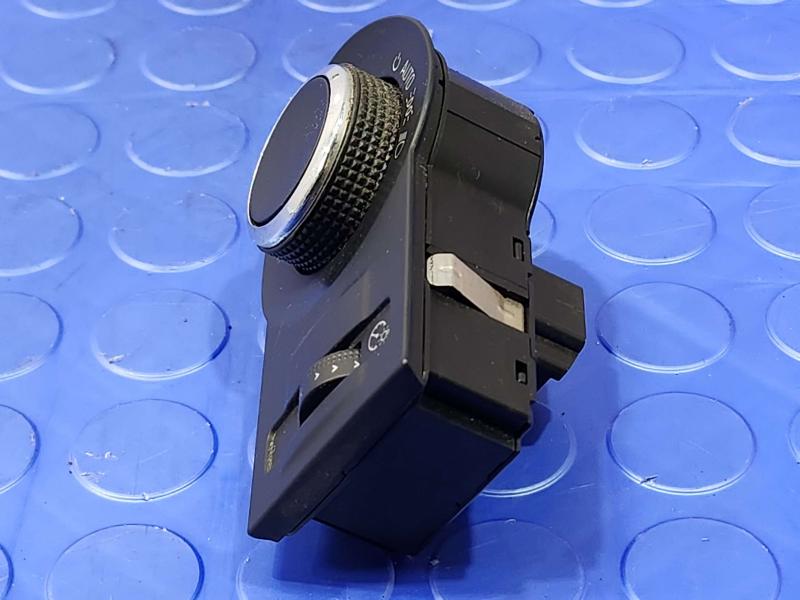 2015 Chevrolet Camaro Headlight Switch (Dash Mtd)