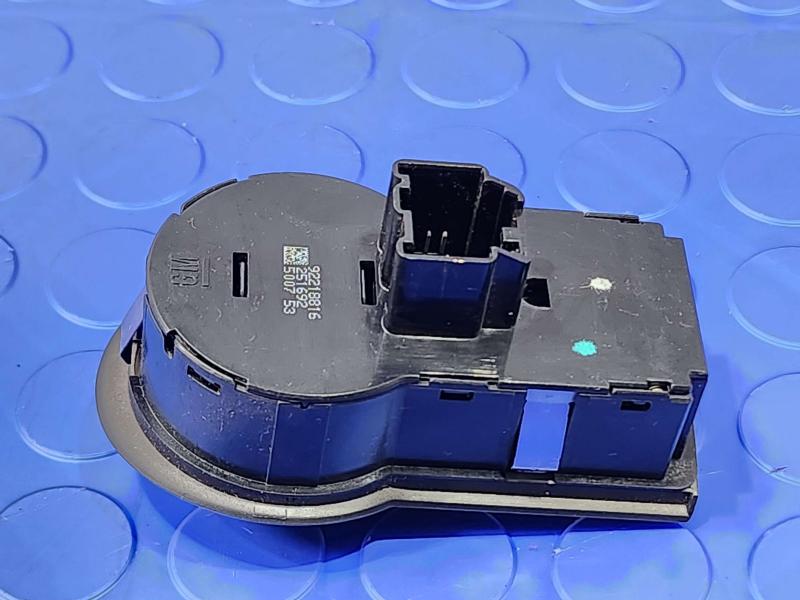 2015 Chevrolet Camaro Headlight Switch (Dash Mtd)