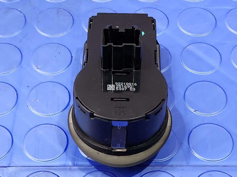 2015 Chevrolet Camaro Headlight Switch (Dash Mtd)