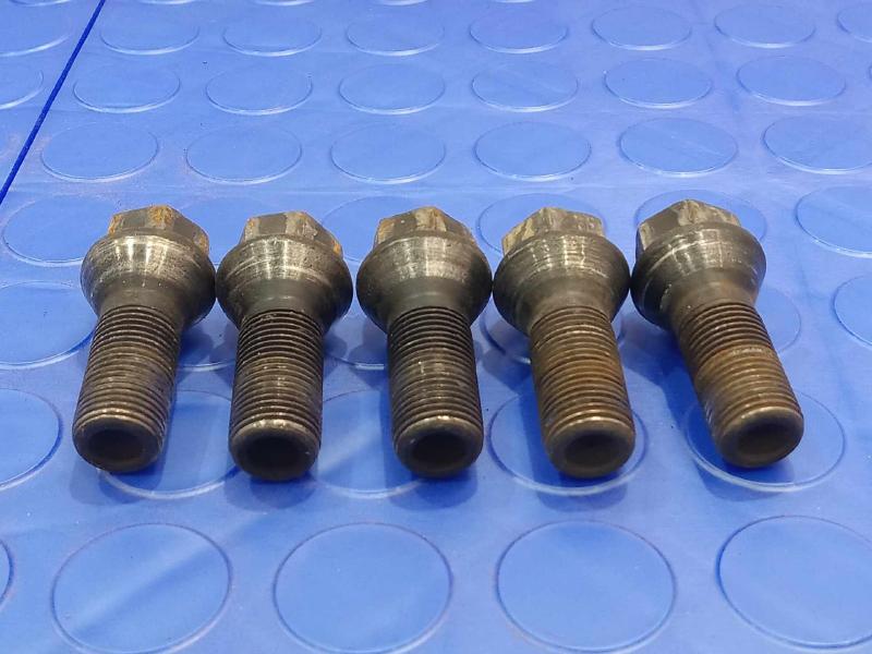 2015 BMW 428i Lug Nuts