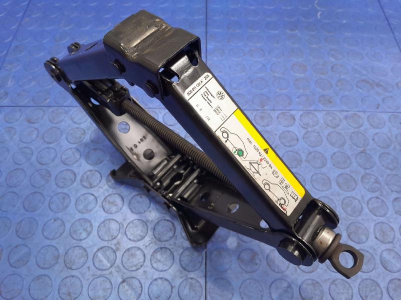 2012-2015 Volkswagen Beetle Spare Tire Tools Jack Kit Assembly OEM 5C0011031B