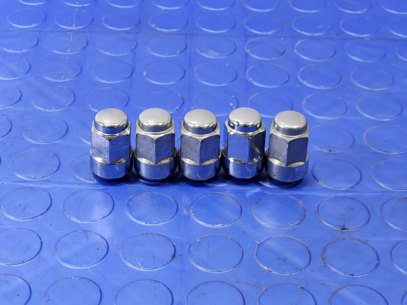 2019 Honda HR-V Lug Nuts