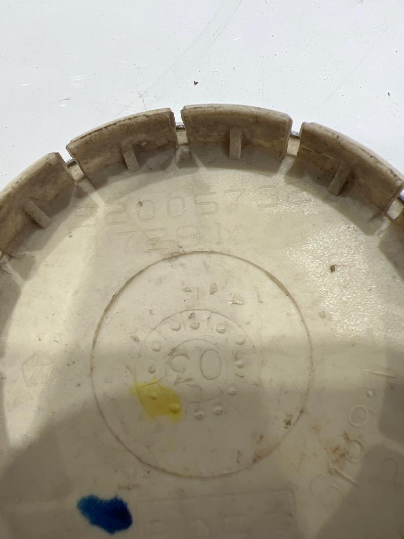 2004 Dodge Dakota Center Cap