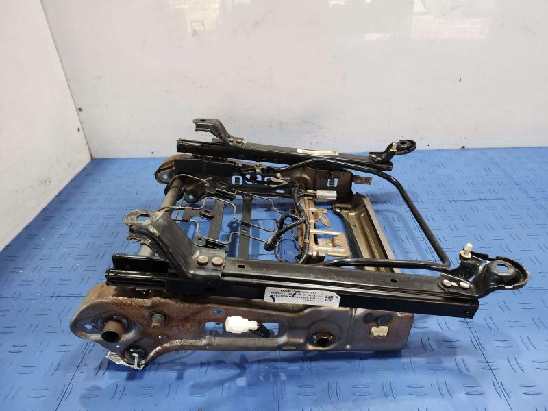 2013 Toyota Camry Seat Track
