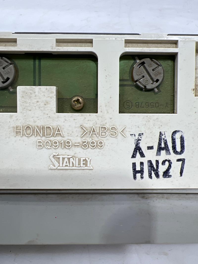 1999 - 2001 Honda CR-V Temperature Climate Contols Assembly OEM 79500S10A03ZB