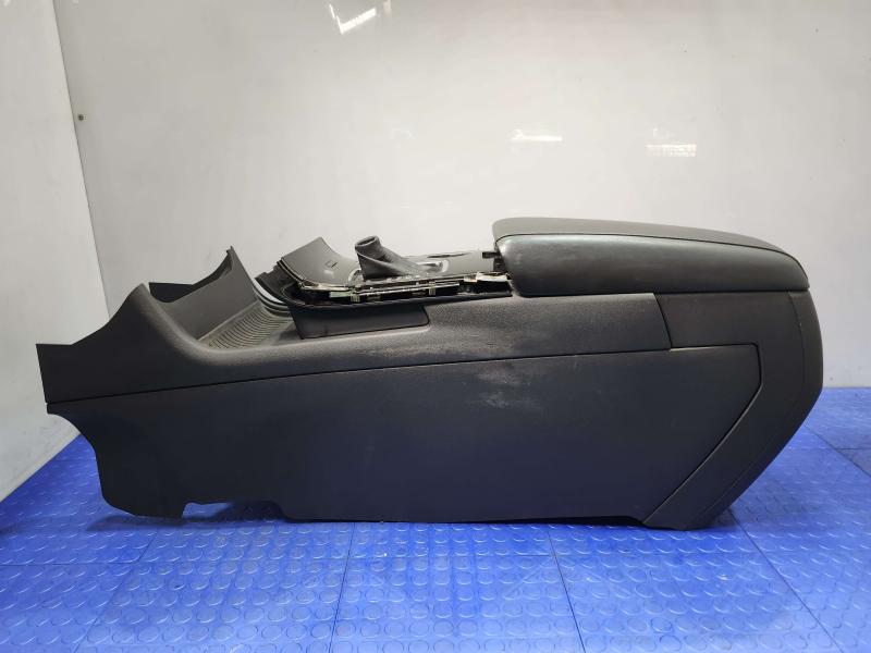 2011 Ford Edge Front Console