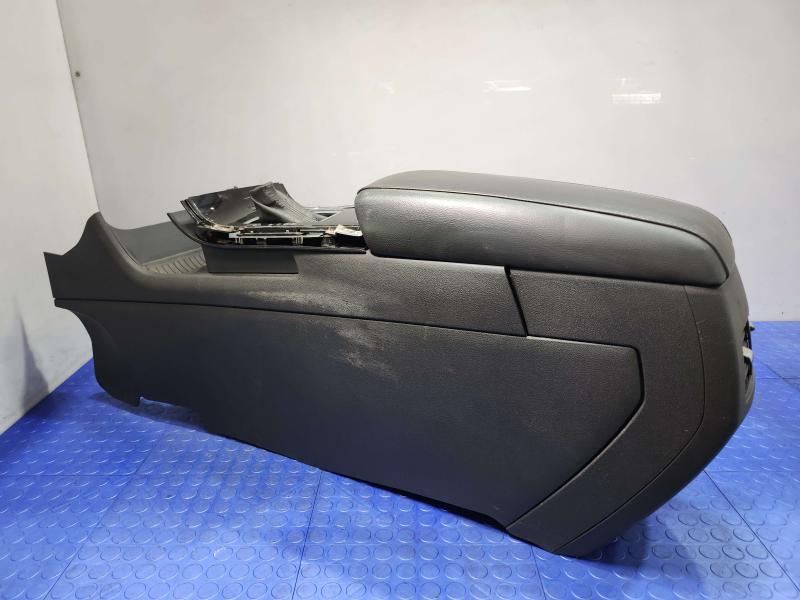 2011 Ford Edge Front Console