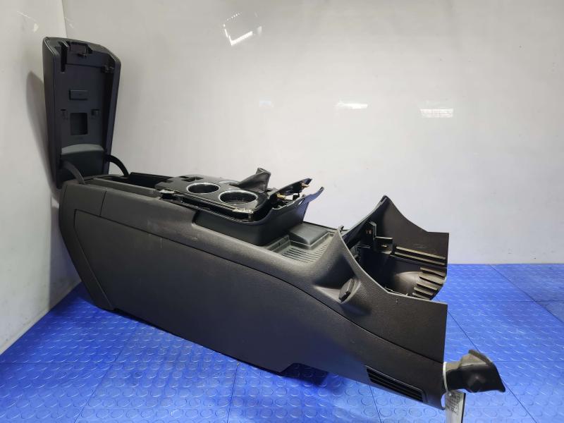 2011 Ford Edge Front Console