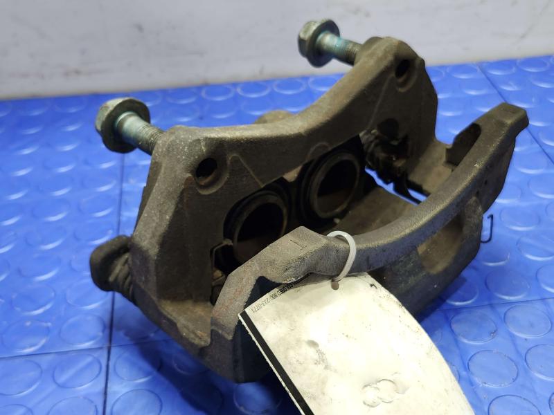 2015 Infiniti Q50 Caliper