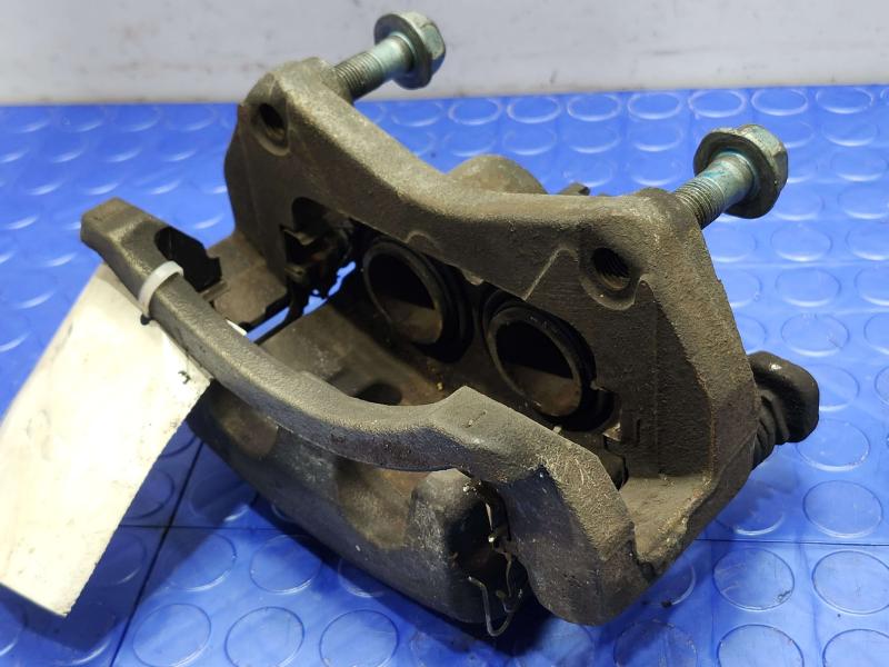 2015 Infiniti Q50 Caliper