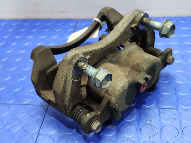 2015 Infiniti Q50 Caliper