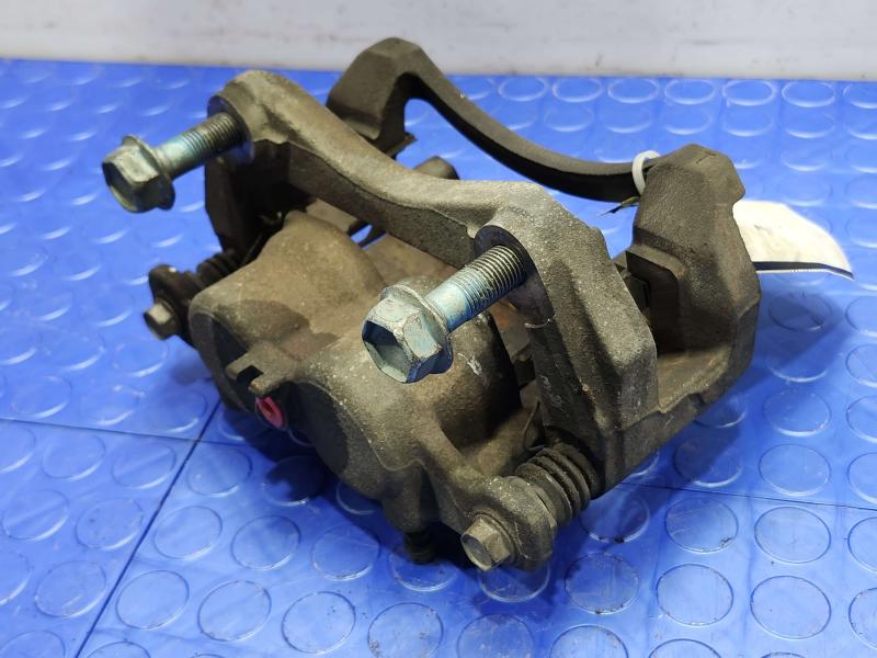 2015 Infiniti Q50 Caliper