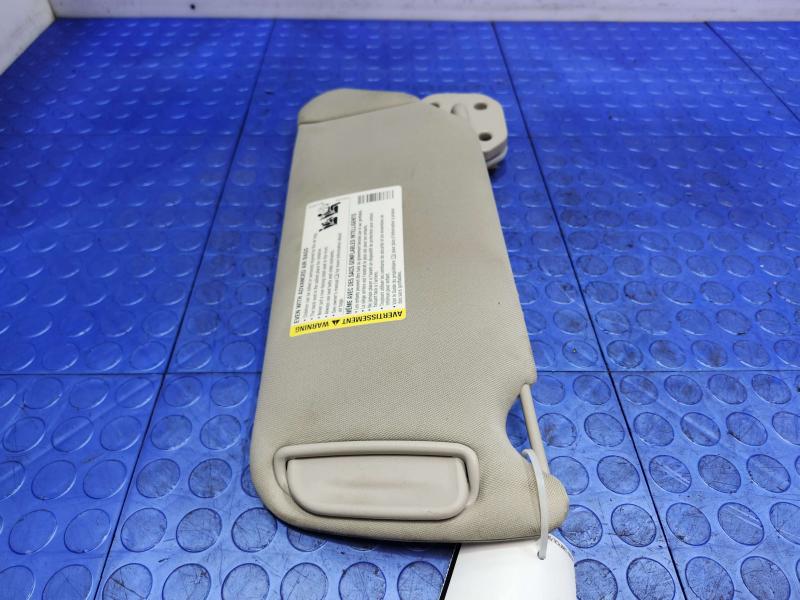 2007 Hummer H3 Sun Visor