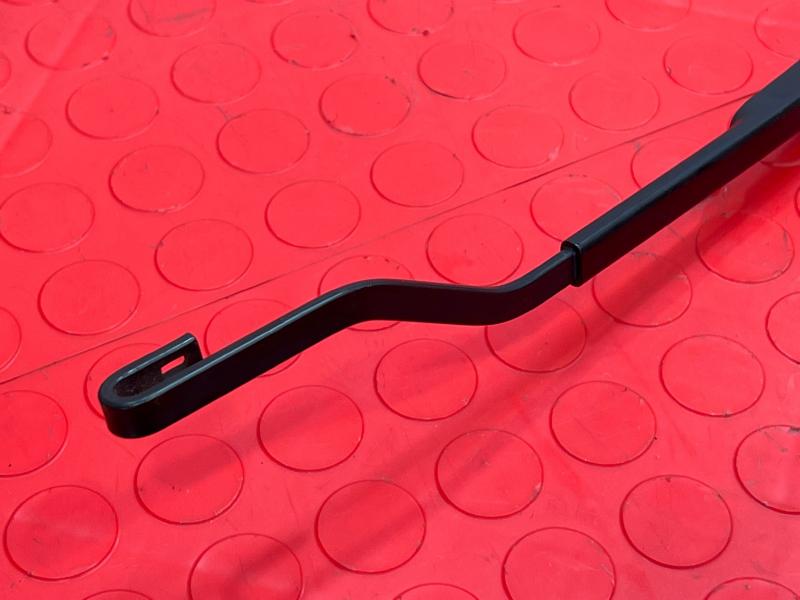 2019-2024 Kia Soul Windshield Wiper Arm RH Passenger Side OEM 98321K0000