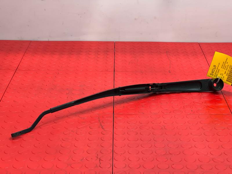 2019-2024 Kia Soul Windshield Wiper Arm RH Passenger Side OEM 98321K0000