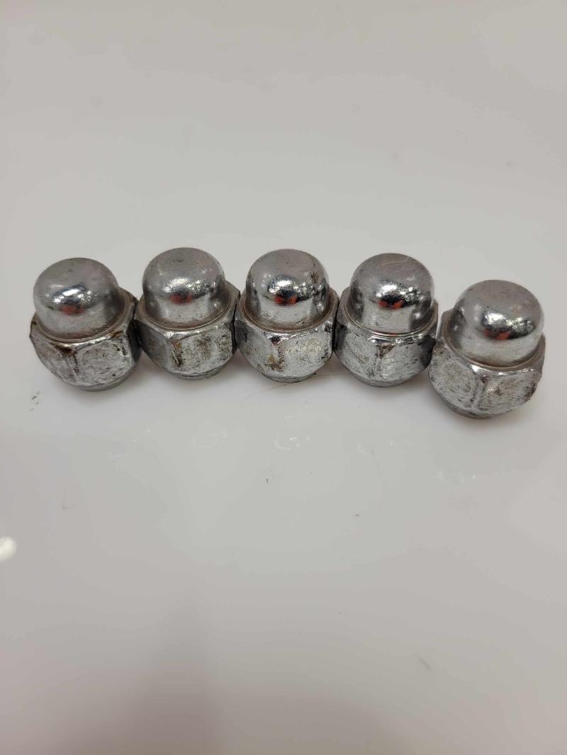 2013 Hyundai Veloster Lug Nuts