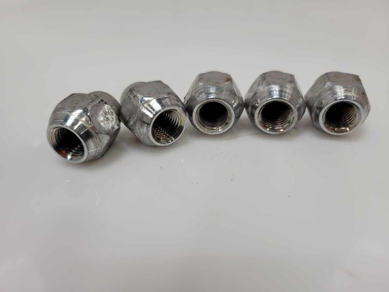2013 Hyundai Veloster Lug Nuts