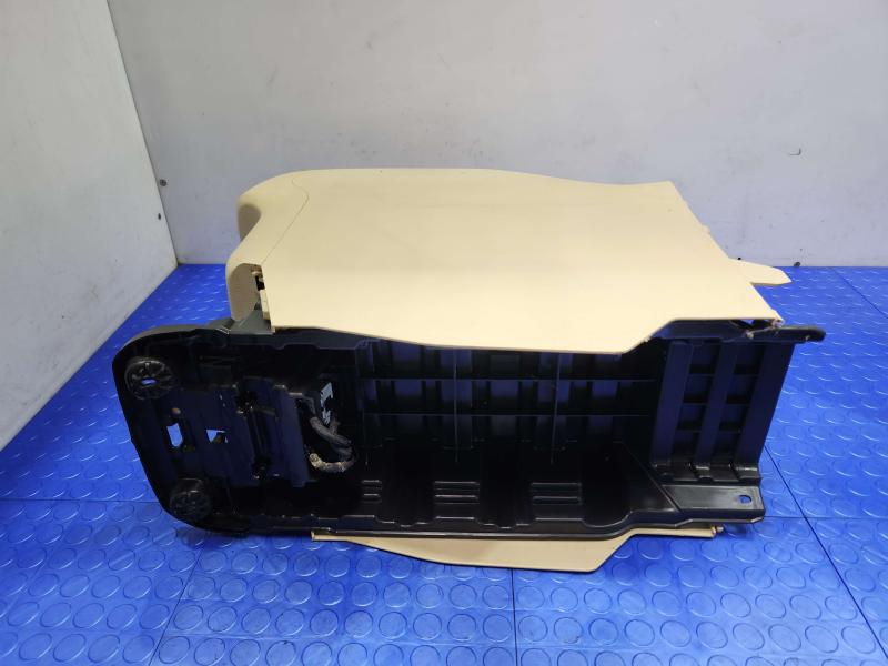 2018 Toyota Highlander Front Console